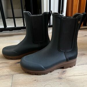 Bogs Holly Tall Chelsea Rain Boots - Dark Grey Size 8, Worn Once!
